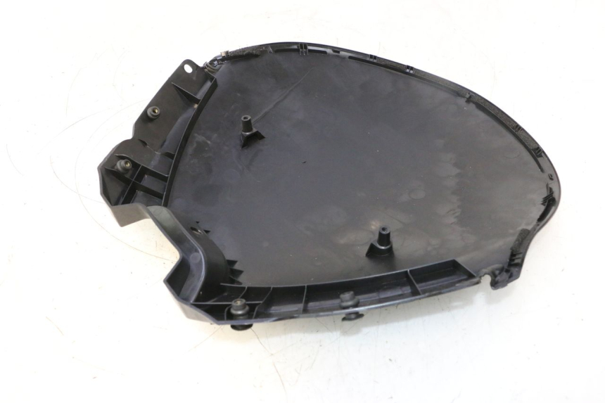 photo de FACE AVANT INTERIEUR SUZUKI BURGMAN 125 (2007 - 2014) - Marquages et références