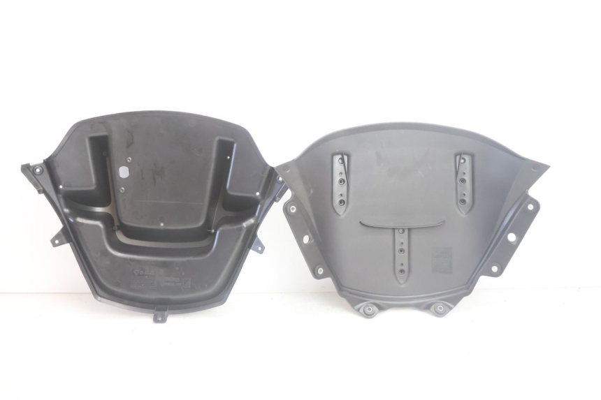 photo de FACE AVANT INTERIEUR PIAGGIO MP3 500 (2011 - 2015) - Détail de la pièce