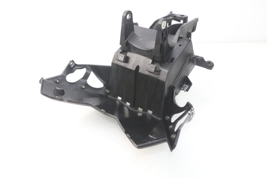 photo de FACE AVANT INTERIEUR YAMAHA YP X-MAX XMAX 400 (2014 - 2017) - Détail de la pièce