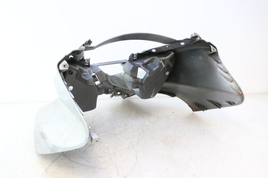 photo de FACE AVANT PIAGGIO MP3 125 (2006 - 2014) - Points de fixation