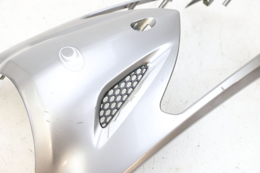 photo de FACE AVANT SUPERIEUR  KYMCO AGILITY CITY 4T 50 (2008 - 2016) - Marquages et références