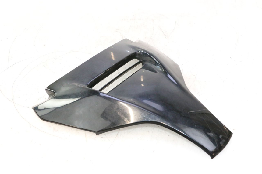 photo de FACE AVANT SUPERIEUR  SUZUKI BURGMAN EXECUTIVE ABS 650 (2006 - 2012) - Gros plan technique
