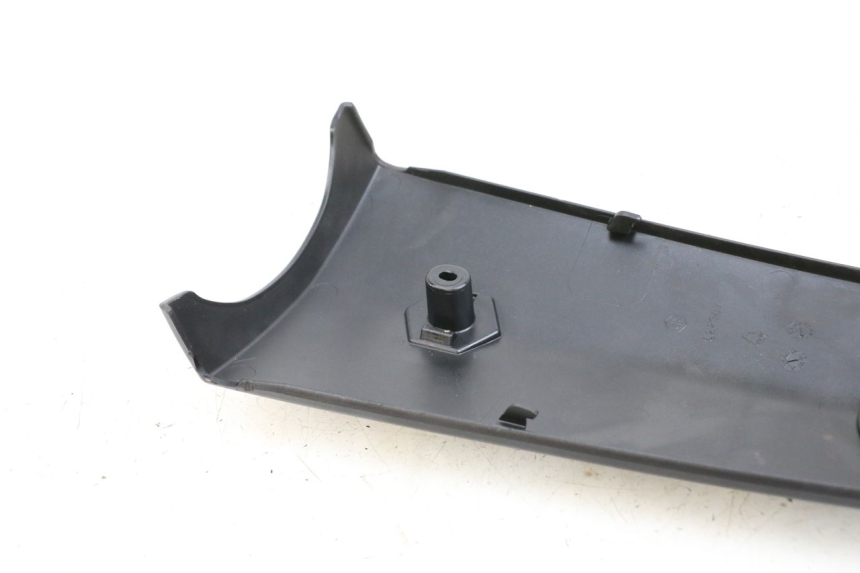 photo de Front Upper PIAGGIO VESPA LX 125 (2005 - 2010)