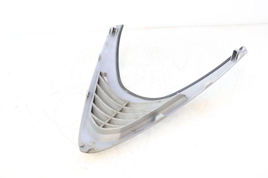 photo de FACE AVANT SUPERIEUR  DAELIM S2 125 (2006 - 2007) - Points de fixation