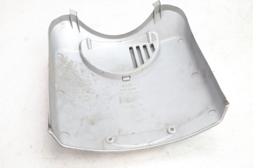 photo de FACE AVANT SUPERIEUR  APRILIA SCARABEO GT 125 (1999 - 2007) - Points de fixation