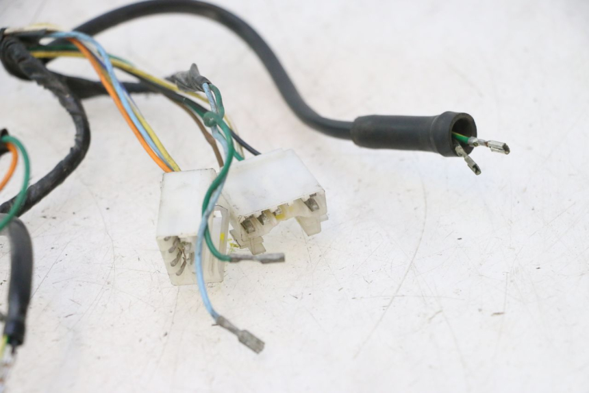 photo de FAISCEAU COMPTEUR PEUGEOT TREKKER 50 (1995 - 2004) - Points de fixation
