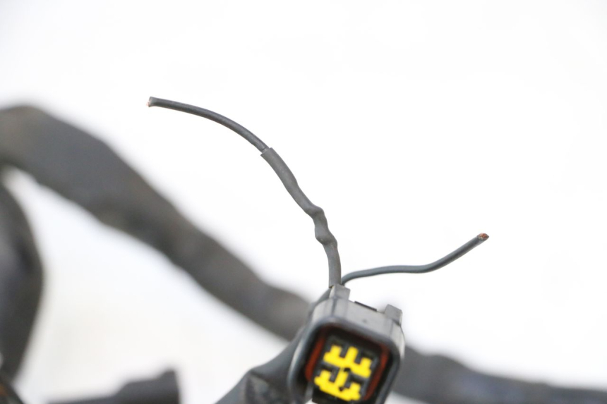 photo de FAISCEAU SUZUKI GSR 600 (2005 - 2012) - Points de fixation