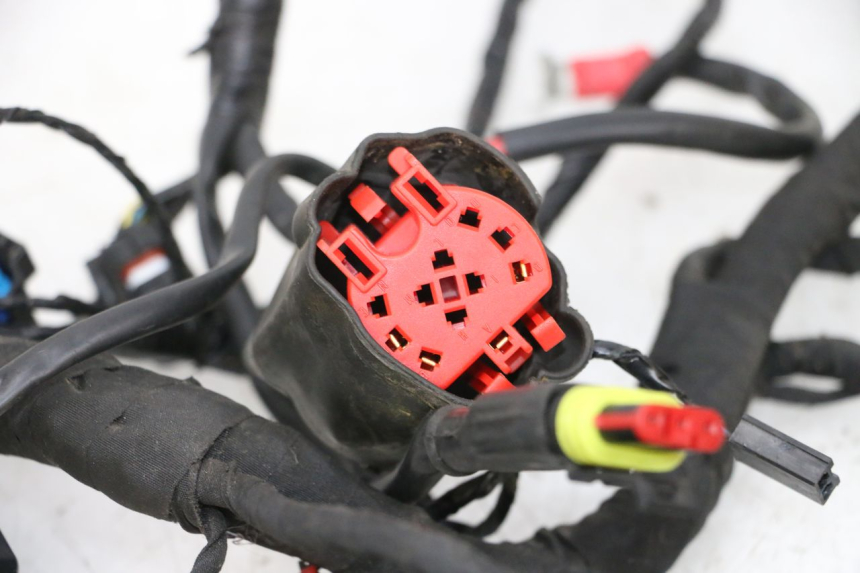 photo de FAISCEAU PIAGGIO MP3 HPE 300 (2019 - 2026) - Pièce contrôlée