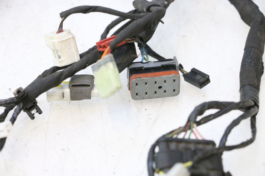 photo de FAISCEAU PIAGGIO MP3 HPE 530 (2022 - 2026) - Détails caractéristiques