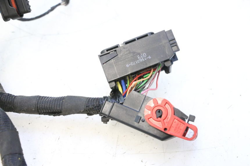 photo de FAISCEAU PIAGGIO MP3 HPE 530 (2022 - 2026) - Angle alternatif