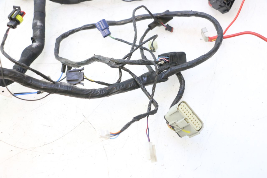photo de FAISCEAU PIAGGIO MP3 HPE 530 (2022 - 2026) - Aperçu profil