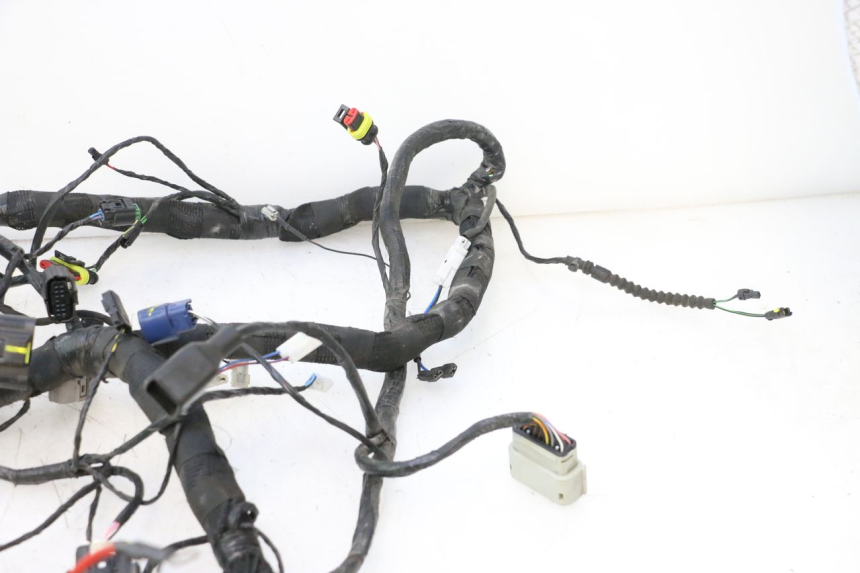 photo de FAISCEAU PIAGGIO MP3 HPE 530 (2022 - 2026) - Zoom état d’usage