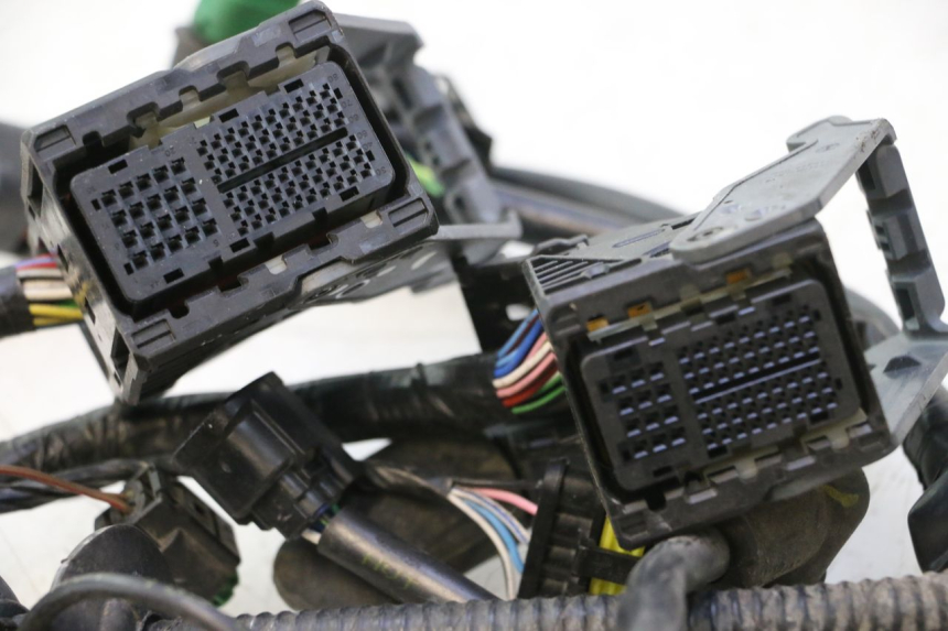 photo de FAISCEAU PIAGGIO MP3 HPE 530 (2022 - 2026) - Gros plan technique