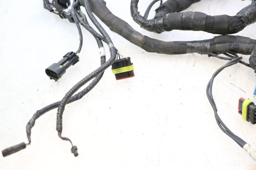 photo de FAISCEAU PIAGGIO MP3 HPE 530 (2022 - 2026) - État de surface
