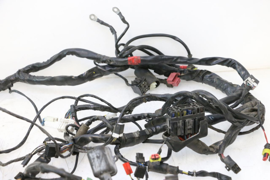 photo de FAISCEAU PIAGGIO MP3 LT 400 (2007 - 2012) - Détails caractéristiques