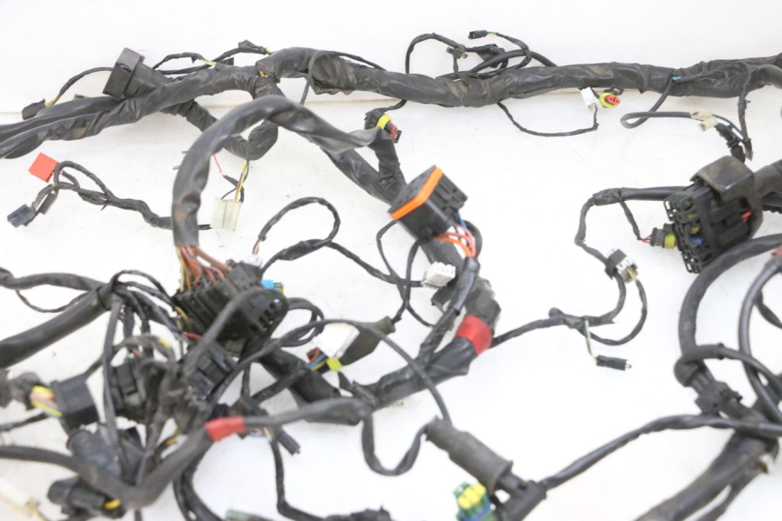 photo de FAISCEAU PIAGGIO MP3 RL 250 (2007 - 2010) - Détails caractéristiques