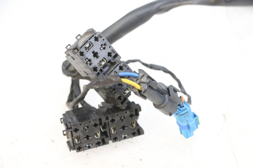 photo de FAISCEAU PIAGGIO MP3 RL 250 (2007 - 2010) - Détails caractéristiques