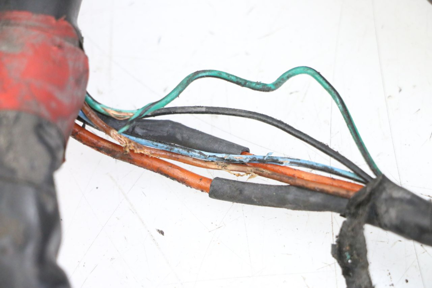 photo de FAISCEAU PIAGGIO MP3 125 (2006 - 2014)