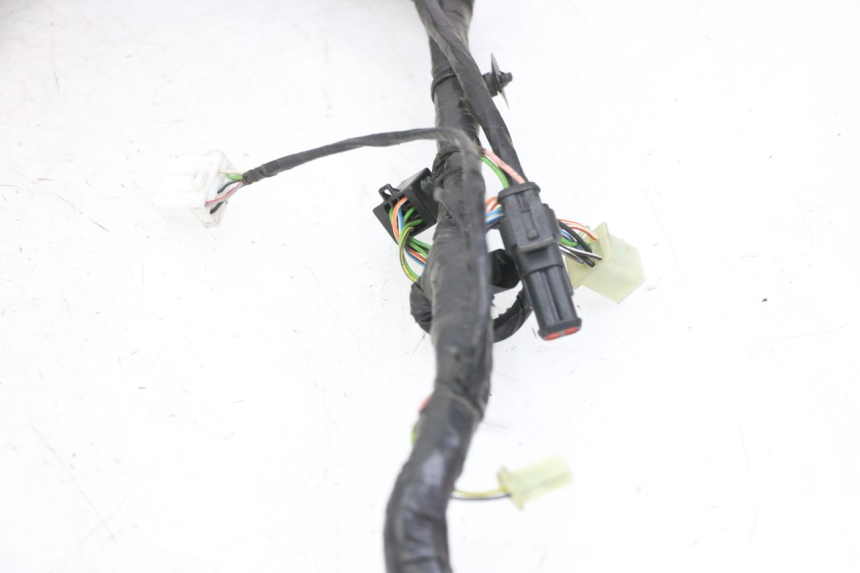 photo de FAISCEAU PEUGEOT SATELIS 125 (2013 - 2018) - État de surface