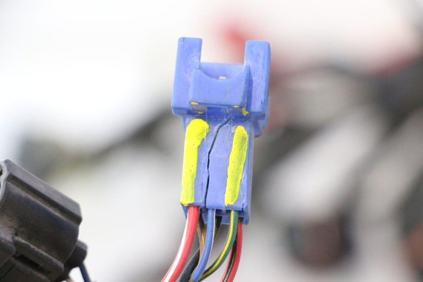 photo de FAISCEAU YAMAHA YZF R6 600 (2008 - 2009) - Zoom état d’usage
