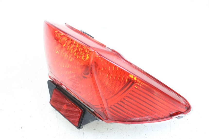 photo de FEU ARRIERE BEELINE VELOCE 4T 50 (2011 - 2020)