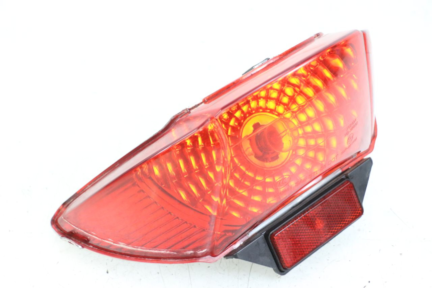 photo de FEU ARRIERE BEELINE VELOCE 4T 50 (2011 - 2020)