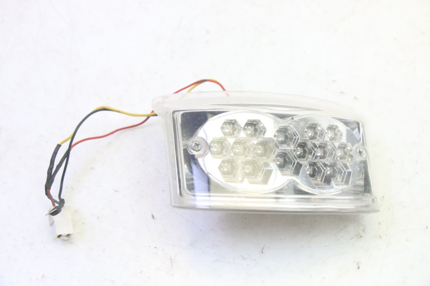 photo de FEU ARRIERE MBK BOOSTER SPIRIT 50 (2004 - 2017) - Zoom état d’usage