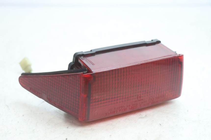 photo de FEU ARRIERE HONDA CB TWO FIFTY 250 (1991 - 2002) - Gros plan technique