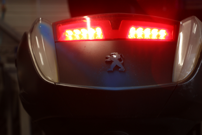 photo de FEU ARRIERE PEUGEOT CITYSTAR 2T 50 (2018 - 2021) - Détail de la pièce