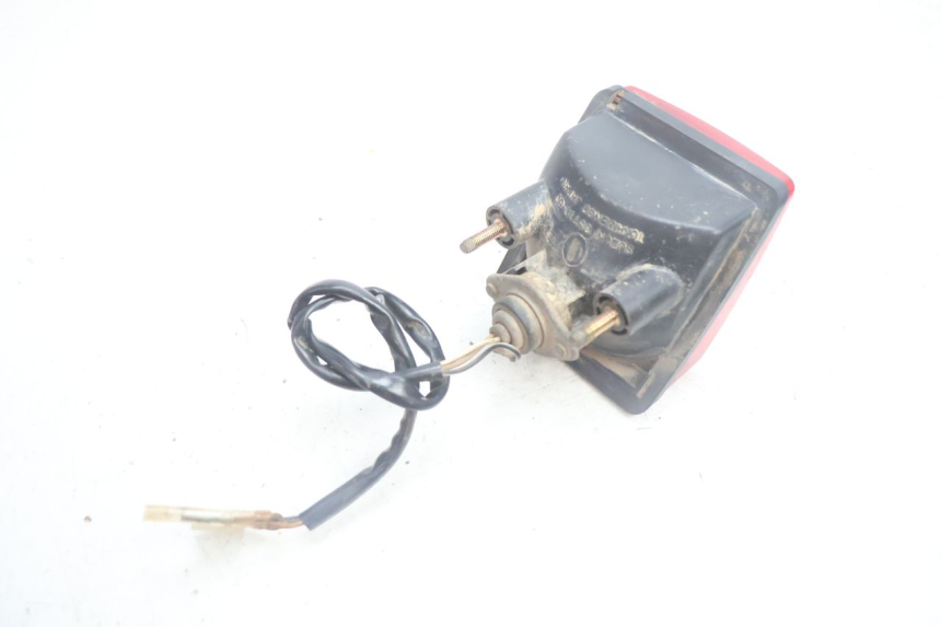 photo de FEU ARRIERE SUZUKI DR S 600 (1985 - 1989) - Points de fixation
