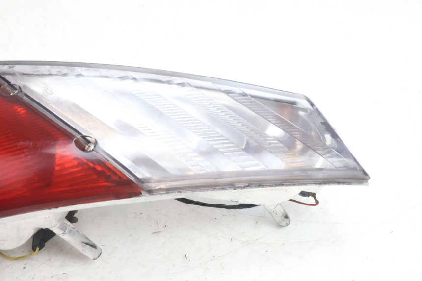 photo de FEU ARRIERE DROIT APRILIA ATLANTIC S 125 (2010 - 2013) - Zoom état d’usage