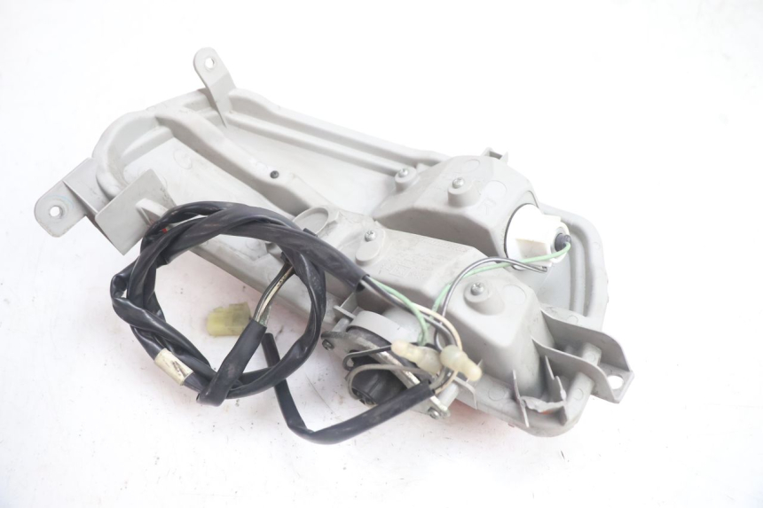 photo de FEU ARRIERE DROIT SUZUKI BURGMAN EXECUTIVE ABS 650 (2006 - 2012) - Vue d’ensemble