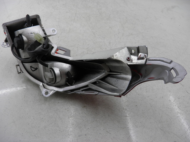 photo de FEU ARRIERE DROIT HONDA FES S-WING SWING 125 (2007 - 2015)