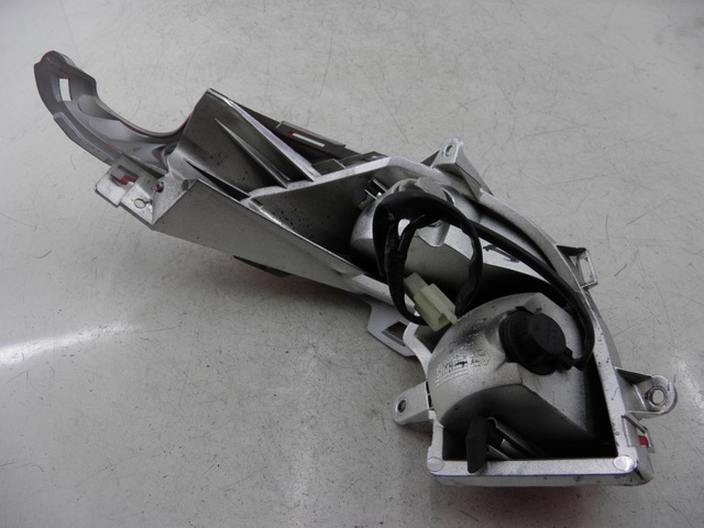 photo de FEU ARRIERE DROIT HONDA FES S-WING SWING 125 (2007 - 2015)