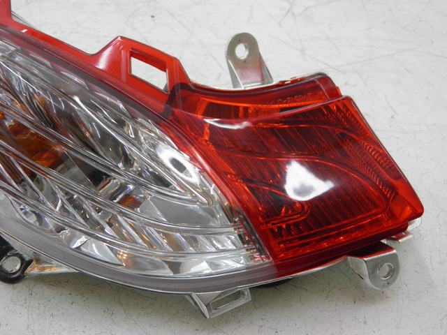 photo de FEU ARRIERE DROIT HONDA FES S-WING SWING ABS 125 (2007 - 2015)