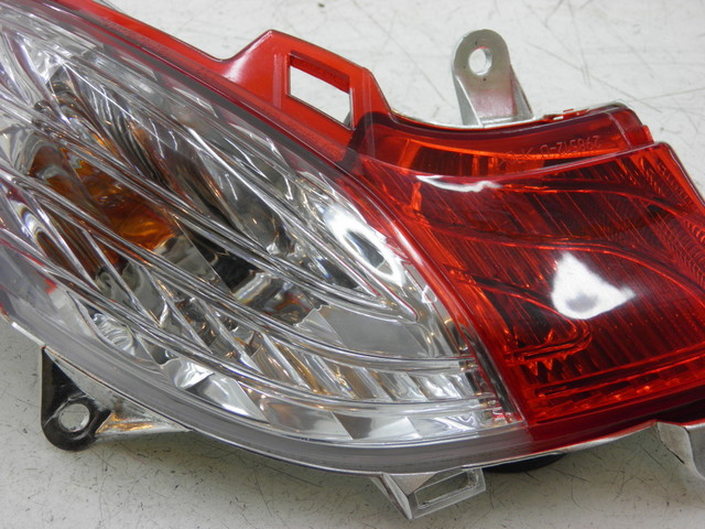 photo de FEU ARRIERE DROIT HONDA FES S-WING SWING ABS 125 (2007 - 2015)