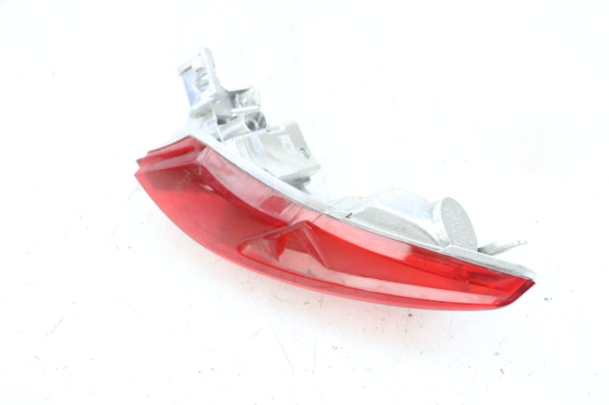 photo de FEU ARRIERE DROIT PIAGGIO MP3 HPE 300 (2019 - 2026) - Vue d’ensemble