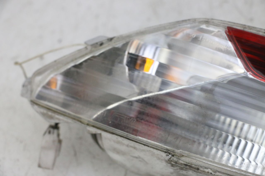 photo de FEU ARRIERE DROIT PIAGGIO MP3 LT 400 (2007 - 2012)
