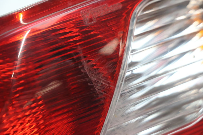 photo de FEU ARRIERE DROIT PIAGGIO MP3 LT 300 (2010 - 2016) - Zoom état d’usage