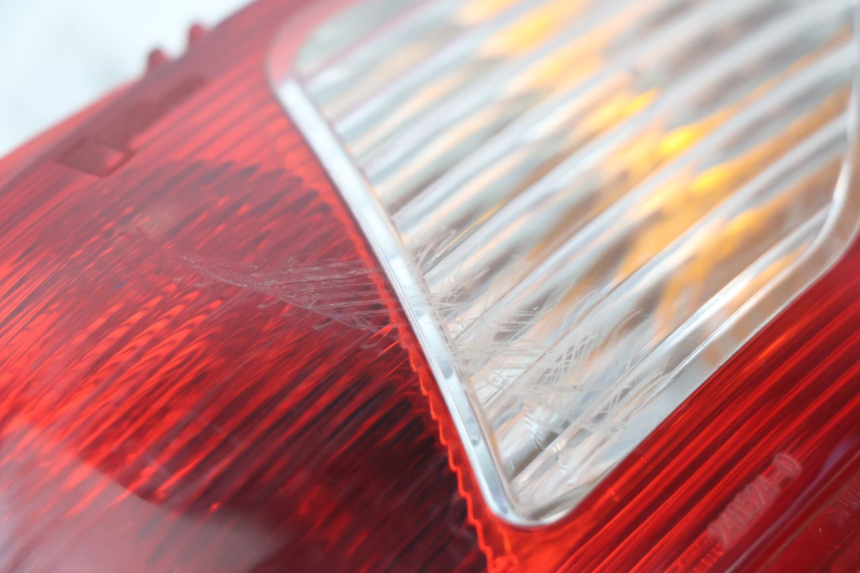 photo de FEU ARRIERE DROIT PIAGGIO MP3 LT 300 (2010 - 2016) - Autre angle de vue