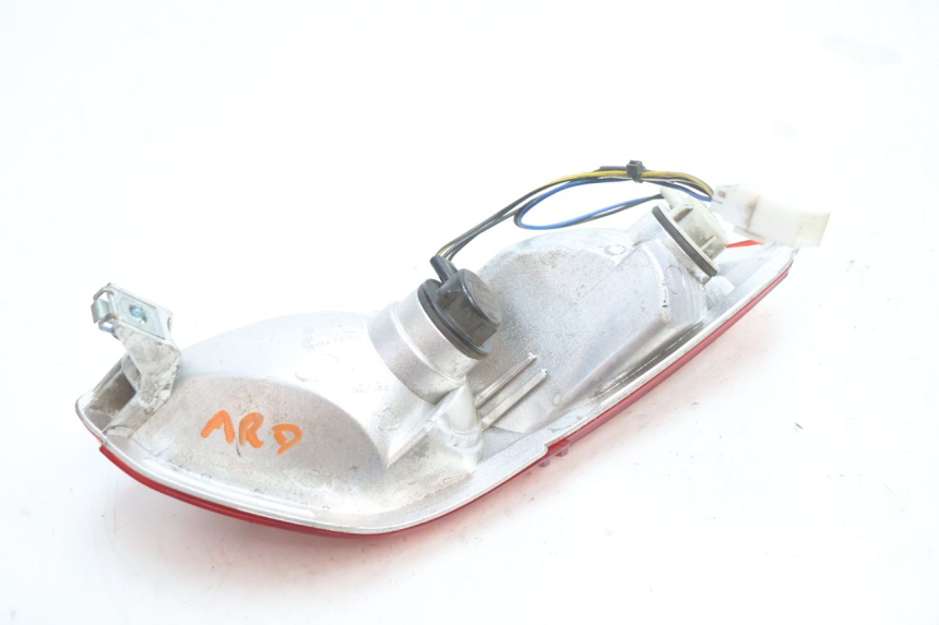 photo de FEU ARRIERE DROIT PIAGGIO MP3 LT 300 (2010 - 2016) - Points de fixation