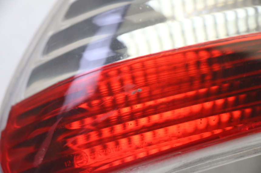 photo de FEU ARRIERE DROIT PIAGGIO MP3 RL 250 (2007 - 2010)