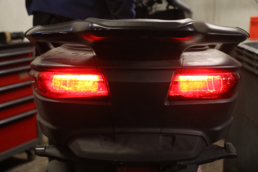 photo de FEU ARRIERE DROIT PIAGGIO MP3 500 (2016 - 2018) - Zoom composants