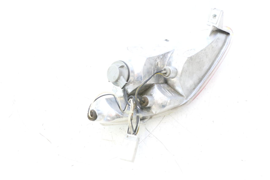 photo de FEU ARRIERE DROIT PIAGGIO MP3 125 (2006 - 2014) - Autre angle de vue