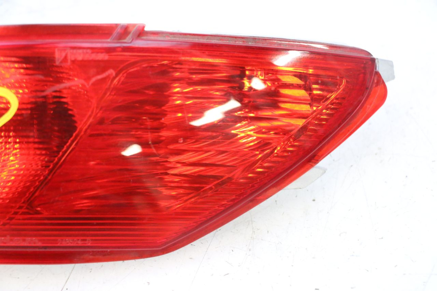 photo de FEU ARRIERE DROIT PIAGGIO MP3 500 (2011 - 2015) - Zoom composants