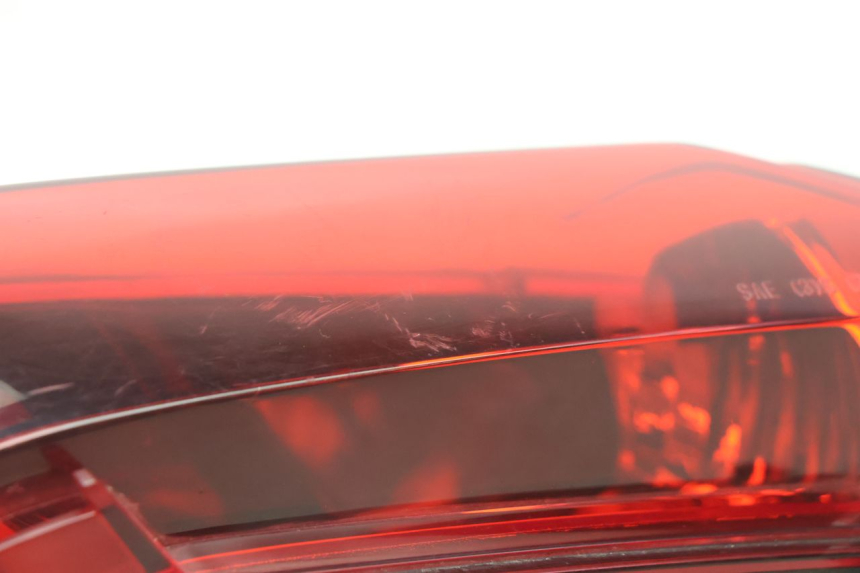 photo de FEU ARRIERE DROIT PIAGGIO MP3 500 (2016 - 2018) - Autre angle de vue
