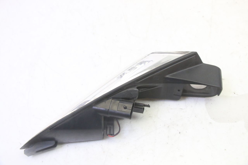 photo de FEU ARRIERE DROIT PEUGEOT SATELIS 125 (2013 - 2018)