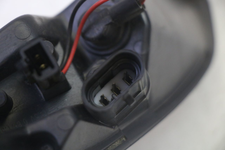 photo de FEU ARRIERE DROIT PEUGEOT SATELIS 125 (2013 - 2018)