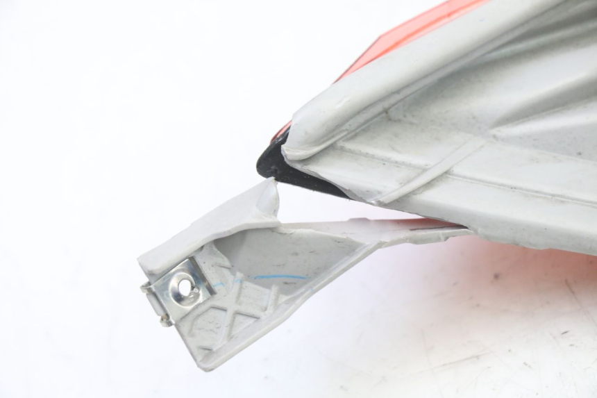 photo de FEU ARRIERE DROIT YAMAHA XMAX X-MAX 125 (2021 - 2025) - Points de fixation