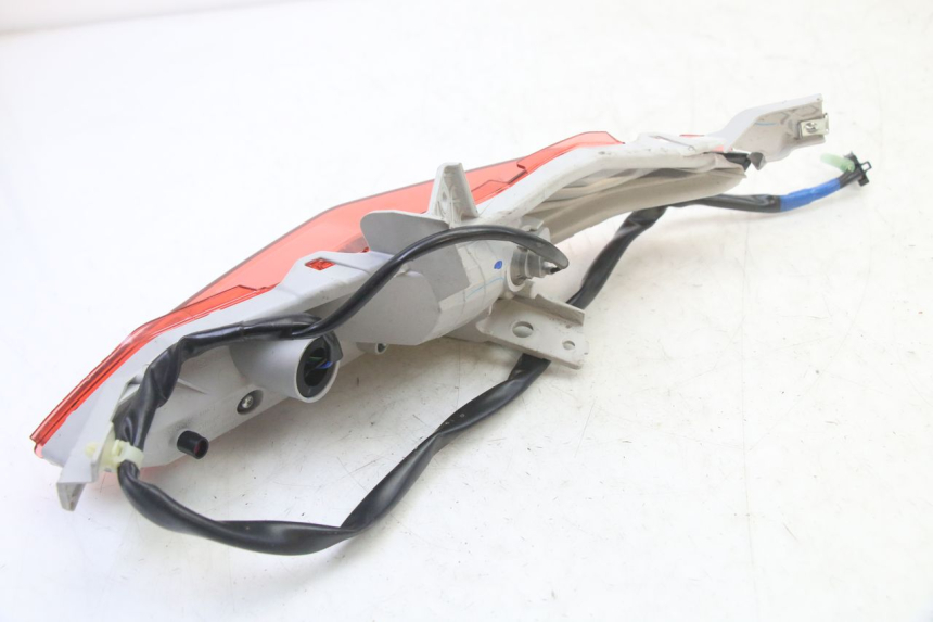 photo de FEU ARRIERE DROIT YAMAHA XMAX X-MAX 125 (2021 - 2025) - État de surface